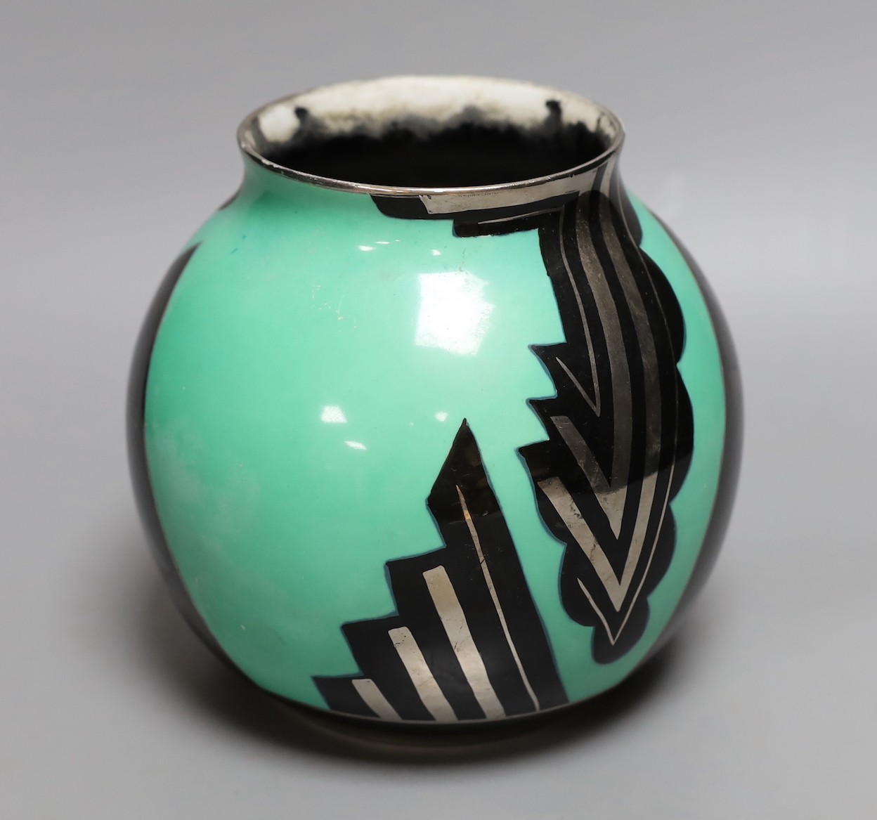 A Carlton Ware Age of Jazz Art Deco vase, 17cm